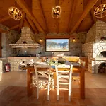 Anemos Mountain - A Perfect Mountain Retreat Αράχωβα
