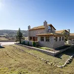 Βίλα Anemos Mountain - A Perfect Mountain Retreat